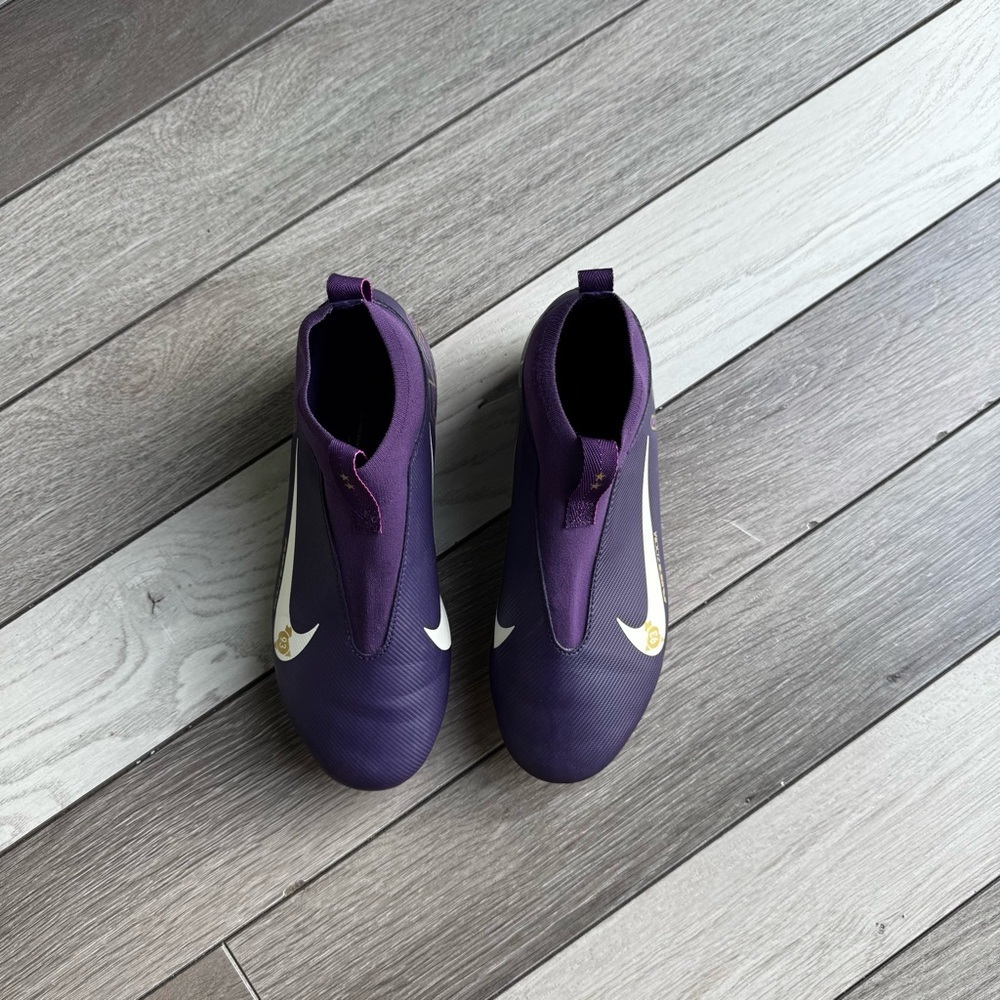 Nike Soccer Cleats | Size: 5Y | Regular Condition - Picture 2 of 9